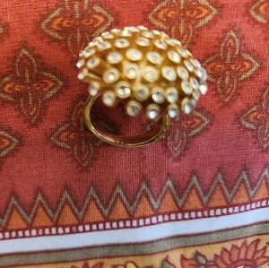 J CREW RHINESTONE dandelion gold tonecring.  Sz. 6.5.